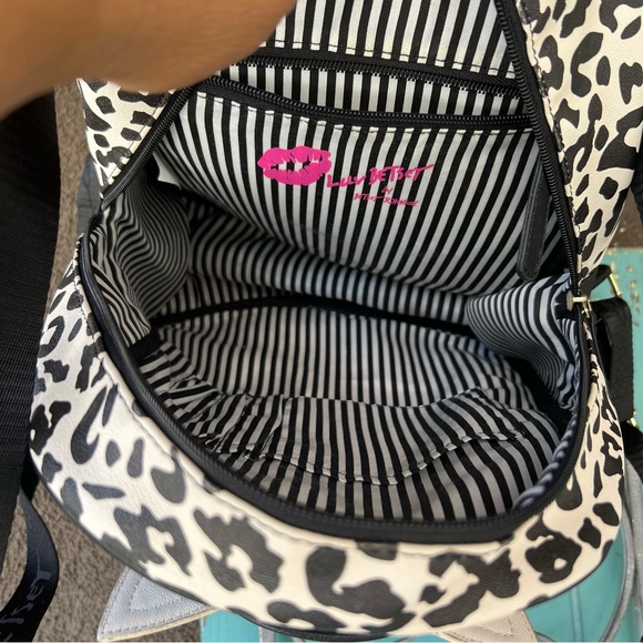 "Luv Betsey" Betsey Johnson Black Cat Mini Backpack Faux Leather Striped Lining - Picture 8 of 11